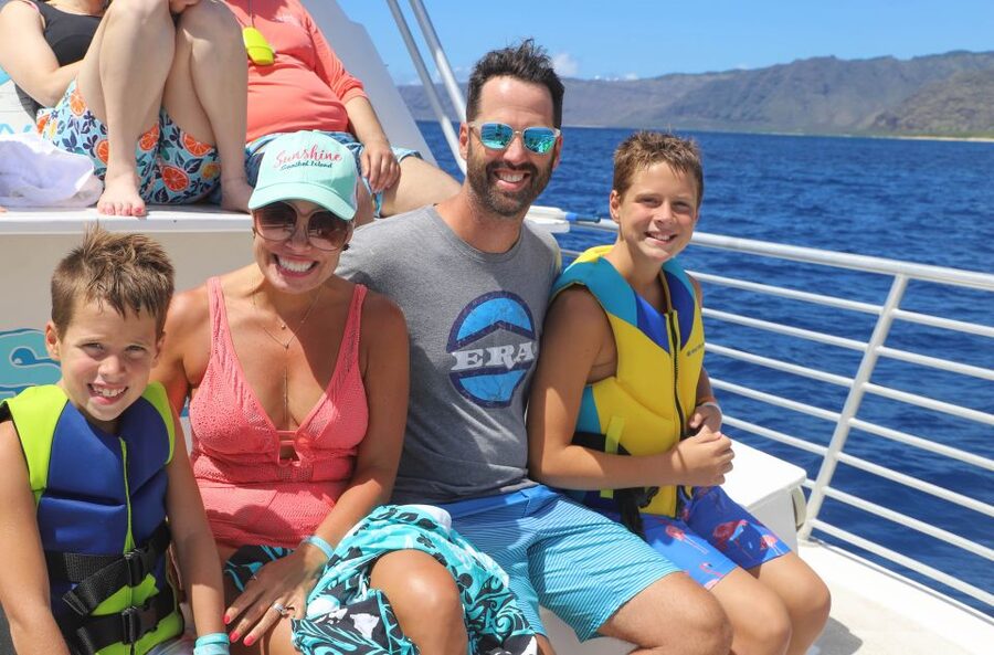 Oahu: Waikiki Whale Watching Tour-Donut and Coffee Included - Hula show on the return trip: a satisfying wrap-up