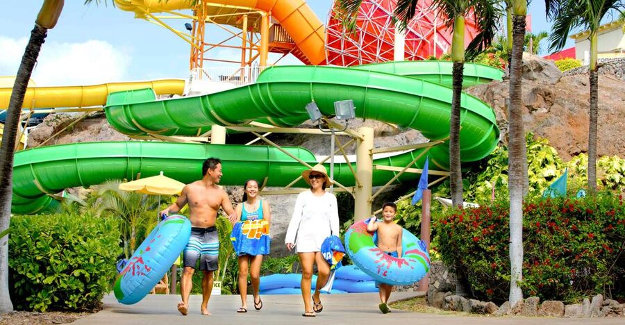 Oahu: Wet 'n' Wild Waterpark Ticket with Waikiki Transfer - Key highlights you’ll plan around