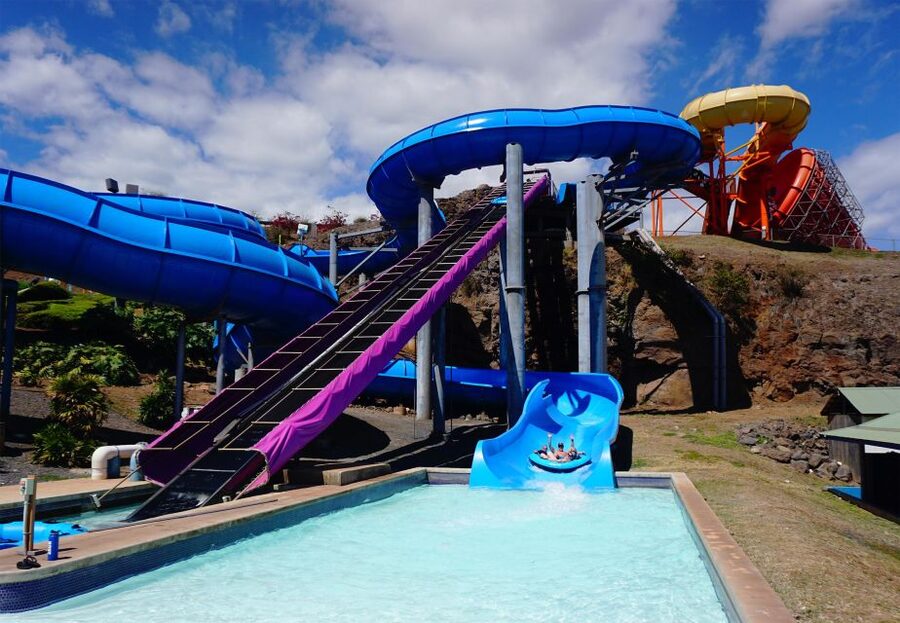 Oahu: Wet 'n' Wild Waterpark Ticket with Waikiki Transfer - What to bring, what to store, and what not to pack