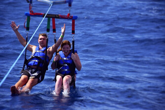 Parasailing in Waikiki from Oahu Hawaii - Flight Time Reality: The One-Hour Outing vs Minutes in the Air