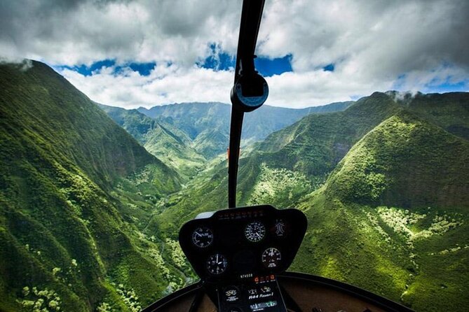 Path to Pali Passage - 30 Min Helicopter Tour - Doors Off or On - What the small group size and English commentary mean for you