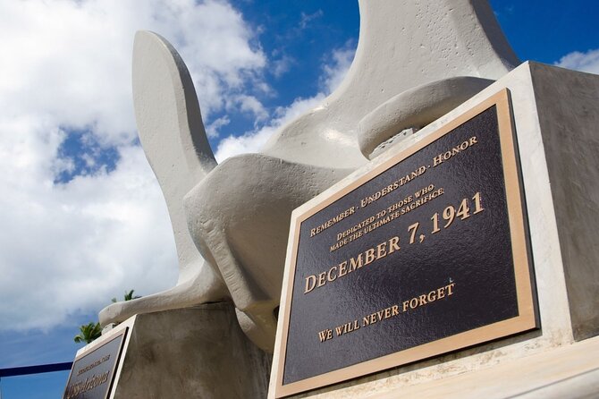 Pearl Harbor [Early Access], USS Arizona & Historic Honolulu Tour - Waikiki Pickup and the Small-Group Pace (Up to 14)