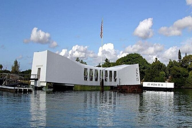 Pearl Harbor & Mini Circle Island Tour from Waikiki - USS Arizona Memorial: The Quiet Visit That Makes It Worth It