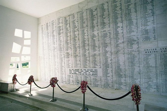 Pearl Harbor, National Memorial Cemetery and Honolulu City Tour - Packing rules and on-site habits that make or break the day