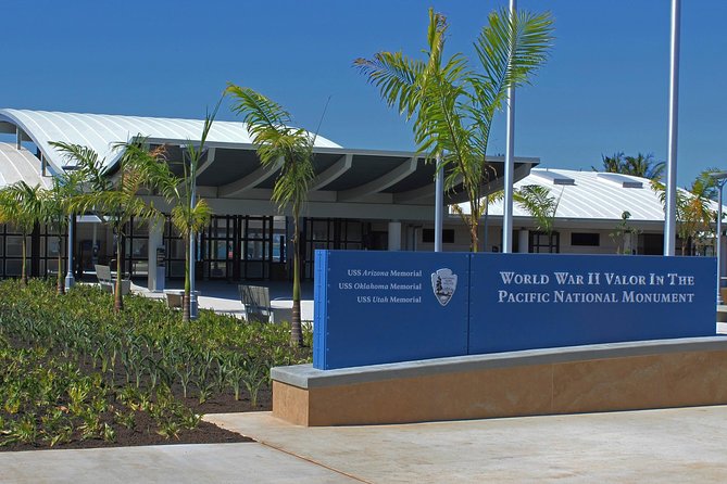 Pearl Harbor Official Deluxe Multimedia and VR Tour Combo - The museums: learning the story through objects and firsthand accounts