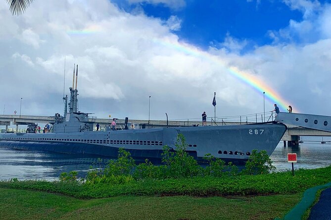 Pearl Harbor Tour Arizona Memorial and USS Bowfin - Tickets included, so you pay for the experience you actually want