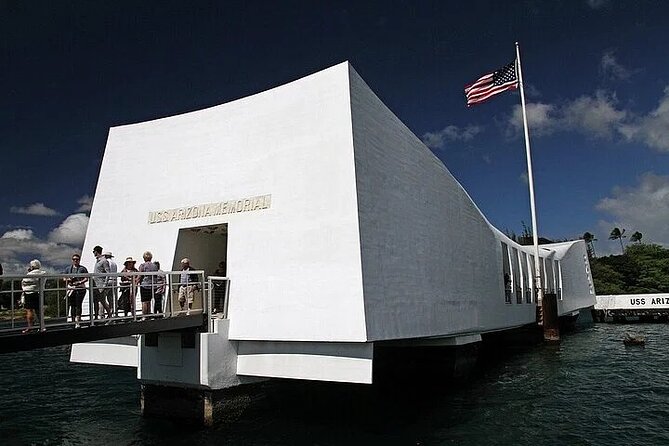 Pearl Harbor: USS Arizona Memorial & Battleship Missouri - Inside the Pearl Harbor Visitor Center: Road to War and Attack