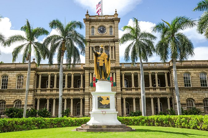 Pearl Harbor with USS Arizona and Hawaiian Kingdom History Tour - Downtown Honolulu stops: Iolani Palace, Kamehameha Statue, and the meaning behind them
