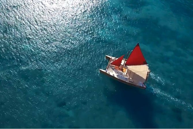 Polynesian Canoe Morning Sail - Diamond Head, Nanaue, and other Oahu sights from the water