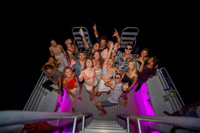 Premier Waikiki Sunset Party Cruise with Live DJ and Full Bar - Boat comfort and rules that can change your experience