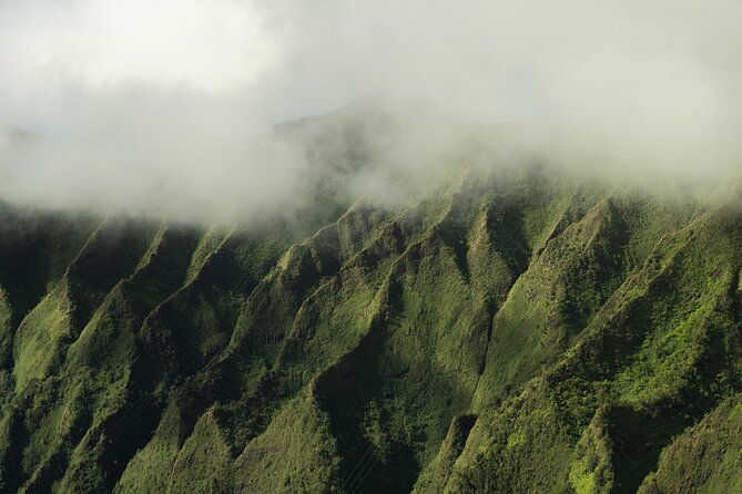 Private 60 Minutes Helicopter Tour in Honolulu - Pearl Harbor area: warships and memorials from above