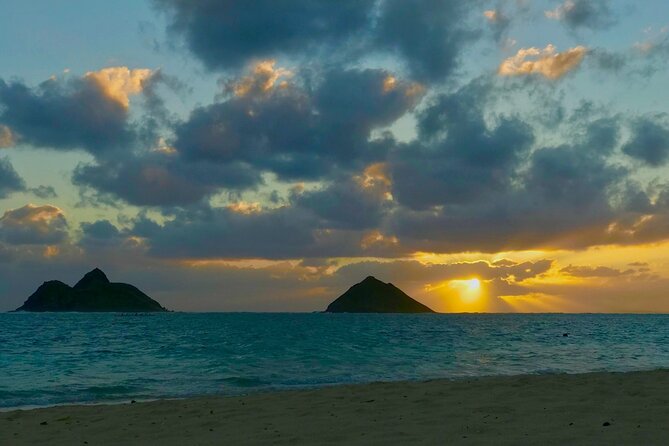 Private Customizable Grand Circle Island Tour of Oahu - North Shore Food and Surf Culture: Kahuku Farms, Waimea Falls, and Hale‘iwa