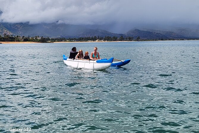 Private North Shore Hawaiian outrigger Canoe and turtle adventure - North Shore sea turtles from a steady 4-man canoe