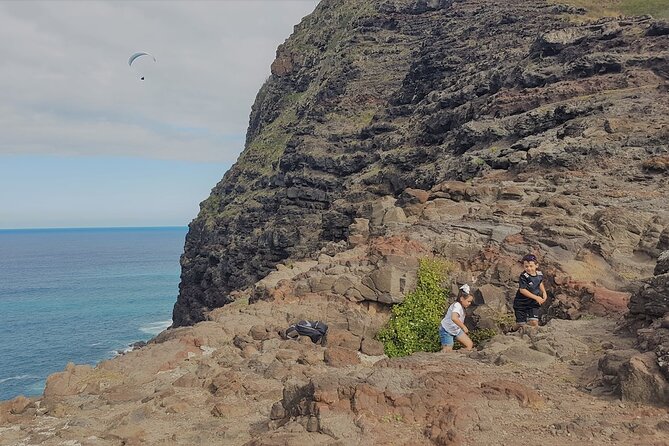 Private Oahu Circle Island Tour - North Shore hits: Kahuku Farms lunch, Pipeline-area views, and Haleiwa town