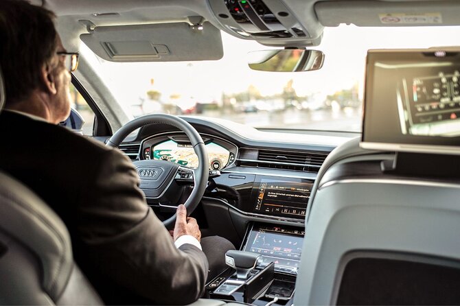 Private One-way Airport Transfer Honolulu Airport To Honolulu - Drive to your hotel: what happens during the ride