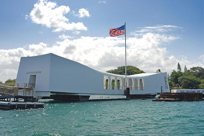Private Pearl Harbor and Scenic Oahu Tour - North Shore vs southeast: pick the route that matches your mood