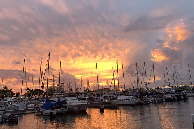 Private Sunset Boat Cruise in Waikiki Honolulu - Timing the sunset: why leaving about an hour early helps