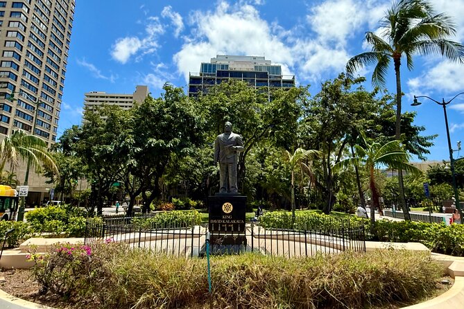 Private Walking Food Tour in Honolulu With Secret Food Tours - Stop 1, King David Kalākaua Statue: Hawaiian culture that lives in food