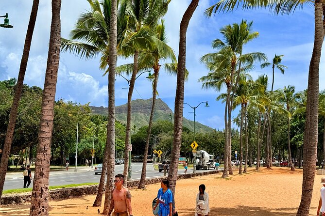 Private Walking Food Tour in Honolulu With Secret Food Tours - Stop 4, The Royal Hawaiian Resort: pink stucco, 1927 roots, and hauntings