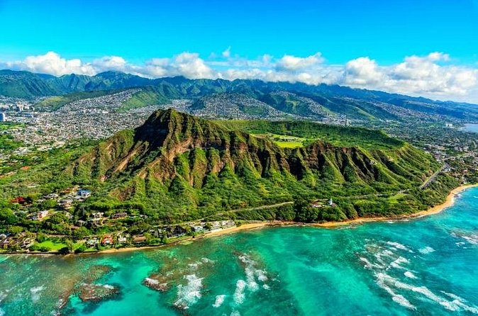 Scenic half day Circle Island tour - A Waimanalo lunch stop at Hawaiian Island Cafe: real local flavors in a short window