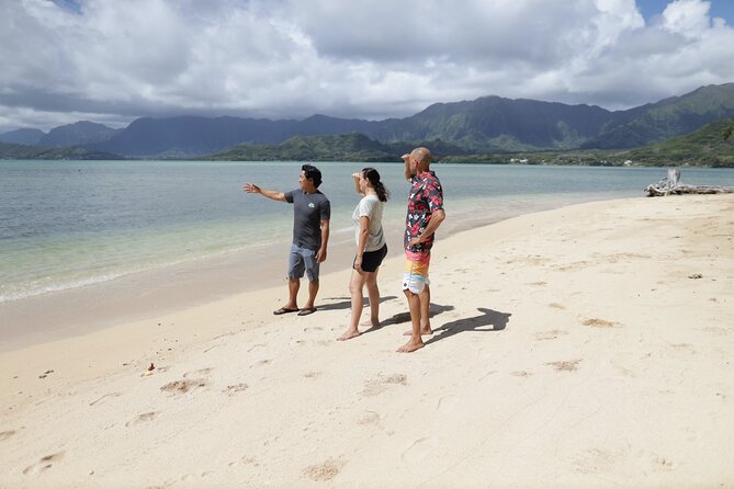 Skip the Crowds: Secret Oahu Half Circle Tour with a Local - Waimanalo to the Pali: beaches, then battle history on the way back