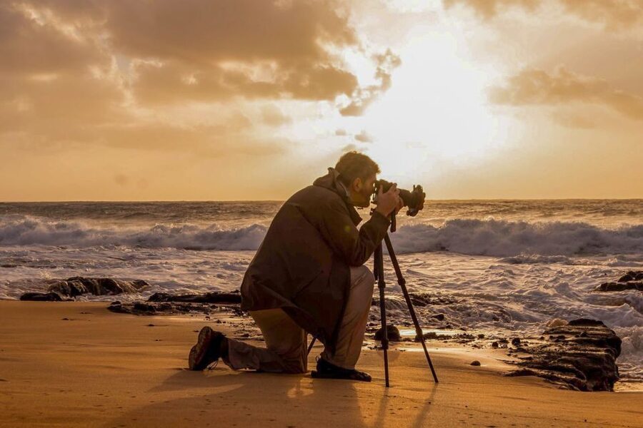 Small Group 3 Hour Honolulu Sunrise Tour with Malasadas - Sandy Beach Park at dawn: your 45-minute photo window