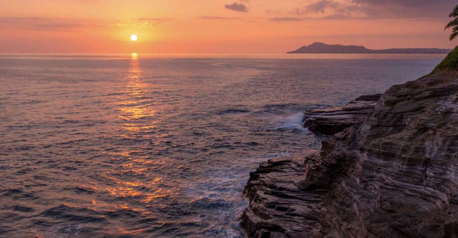 Small Group Tour of Honolulu Scenic Vistas with Sunset - Why this small-group sunset photo tour feels worth the $99