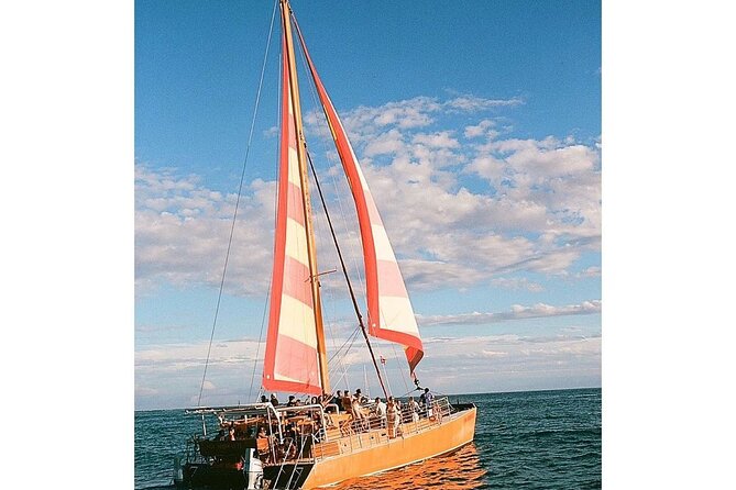 South Shore Open Sail from Kewalo Harbor Including Drinks - Na Hoku II Catamaran: roomy, city-sail energy