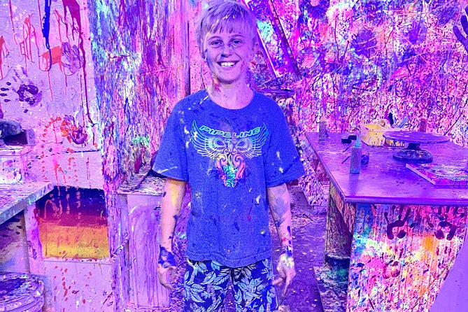 Splatter Art Paint Studio Experience in Hawaii - No Rules Art: How the Splatter Freedom Works