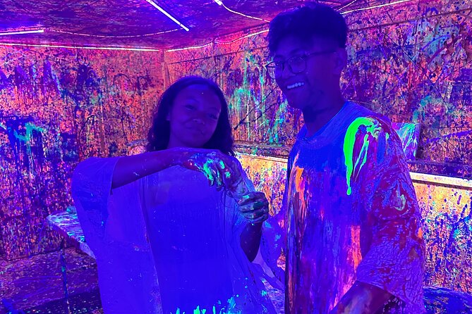 Splatter Art Paint Studio Experience in Hawaii - What a 45-Minute Session Looks Like, Step by Step