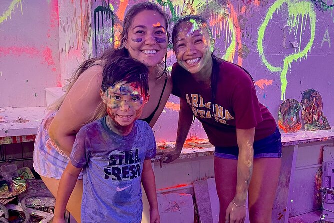 Splatter Art Paint Studio Experience in Hawaii - The Studio Setup: Ponchos, Hair Covers, and Shoe Protection