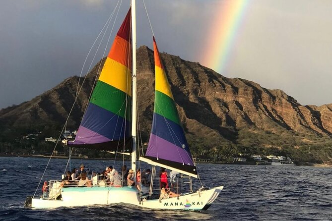Sunset sail Aboard Manakai Catamaran - Price and the two boarding options: soft drinks or all-inclusive