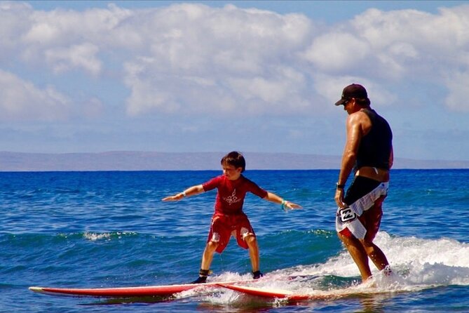 Surfing Waikiki with local Firefighters - Surfing Waikiki with firefighters: what makes this lesson feel different