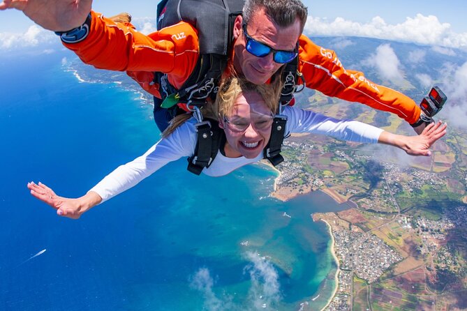 Tandem Skydiving with GoJump in Hawaii - Photos, Videos, and How to Avoid Media Headaches