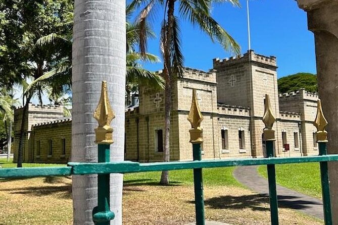 Through A Glass Darkly The Strange and Tragic History Of Honolulu - Logistics that matter: standing, shade, and timing