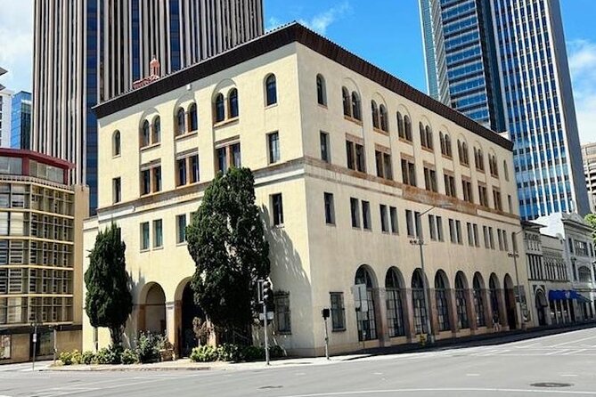 Through A Glass Darkly The Strange and Tragic History Of Honolulu - Should you book this tour?