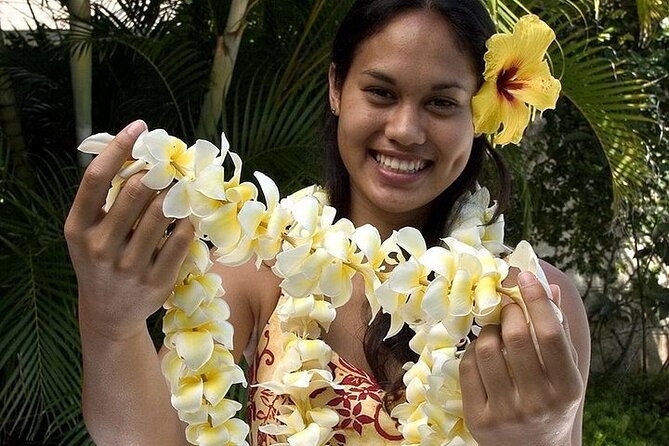 Traditional Airport Lei Greeting on Honolulu Oahu - International arrivals and the Canada exception
