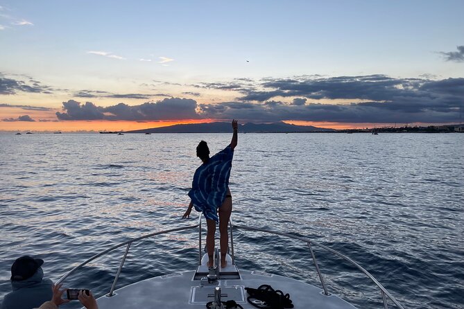 Turtle Canyon Snorkel Adventure in Waikiki, Oahu - After the Snorkel: Floating Platforms, Snacks, and BYOB Comfort