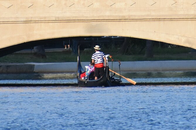 Valentine's Venetian Gondola Cruise in Waikiki - Should You Book This Valentines Gondola Cruise?