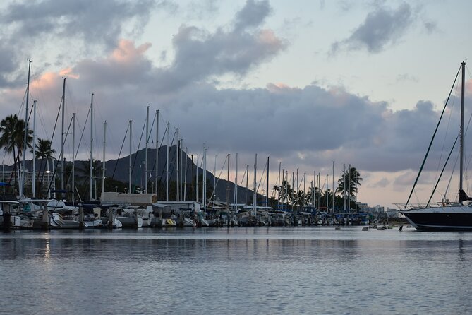 Valentine's Venetian Gondola Cruise in Waikiki - FAQ