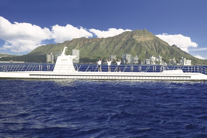 Waikiki: Atlantis Submarine Adventure - The guide experience: live English narration and multi-language audio