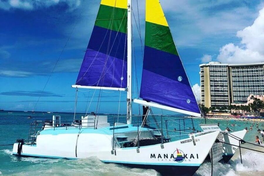 Waikiki Beach: Turtle Snorkeling and Sailing on Hāwea - The post-snorkel sail: calm Waikiki views after the action