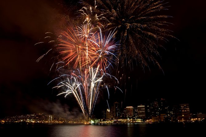 Waikiki Fireworks Dinner Cruise: Sail & Sparkle on Friday Nights - Why This Friday-Night Cruise Works in Waikiki