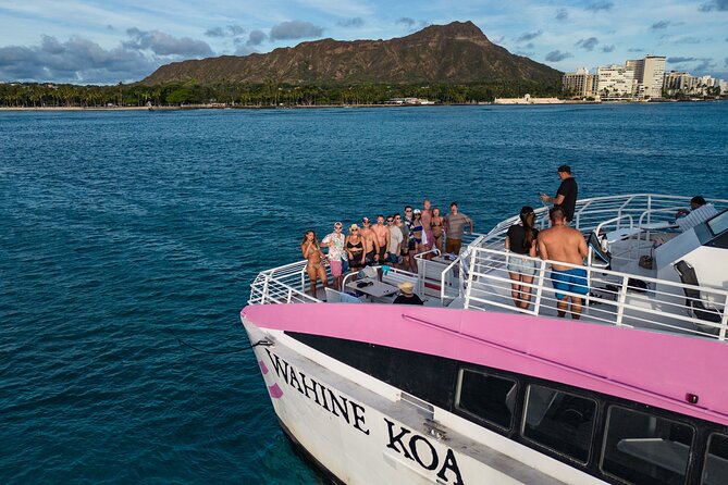 Waikiki: Friday Night Fireworks Catamaran Cruise - Meet at Pink Sails Waikiki, Settle In, and Get Your Best Seat