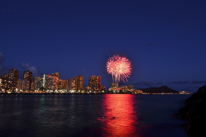 Waikiki: Friday Night Fireworks Catamaran Cruise - Onboard Vibe: Music, Crew Service, Comfort, and the Cash Bar