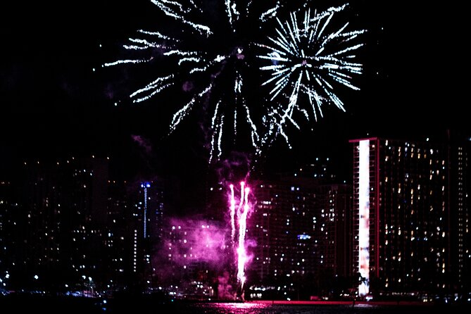 Waikiki Friday Night Fireworks Cruise + Fireworks Festival 3/15 - Timing That Actually Helps You Enjoy the Show