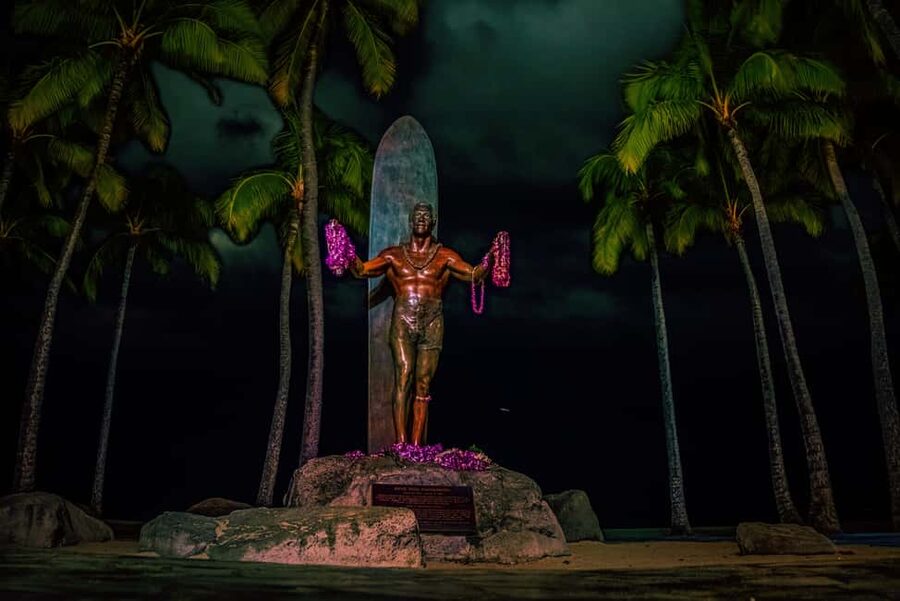 Waikiki Ghosts Boos and Booze Haunted Pub Crawl - Where it starts: Aloha Beer meeting point and first walk cues