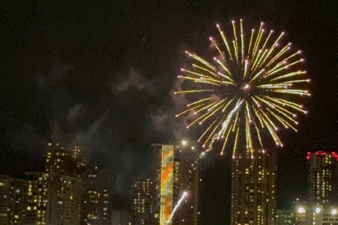 Waikiki Glass Bottom Boat Fireworks Tour - Night Marine Life Viewing, Without the Hassle