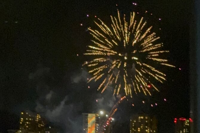 Waikiki Glass Bottom Boat Fireworks Tour - Comfort, Seating, Restrooms, and Motion Sickness