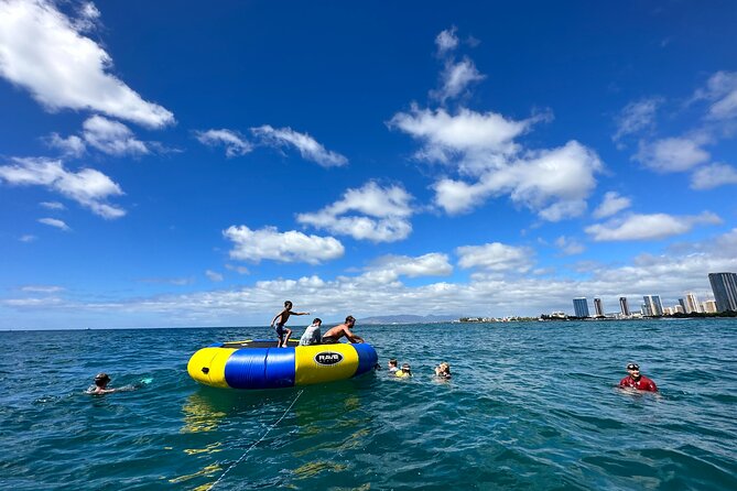 Waikiki, Hawaii: Deluxe Snorkel and Wildlife Cruise - Snacks, Drinks, and a Crew That Keeps the Vibe Going